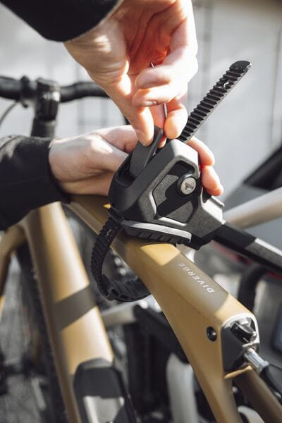 Thule 945 EasyFold 3 3-bike AcuTight 13-pin